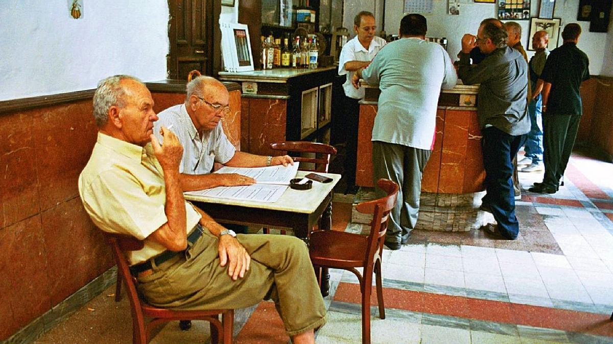 Otro aspecto del bar, y punto de encuentro, Buenaventura.