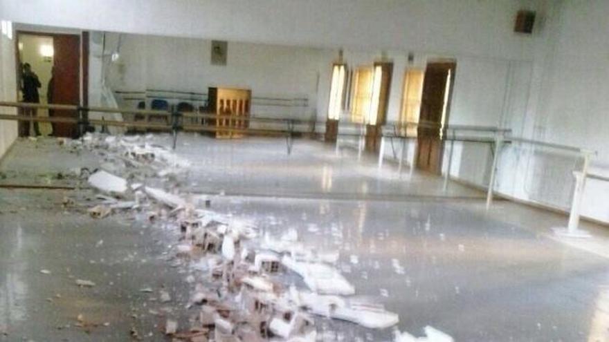 Cierran el Conservatorio de Danza de Murcia tras el derrumbe del techo en un aula