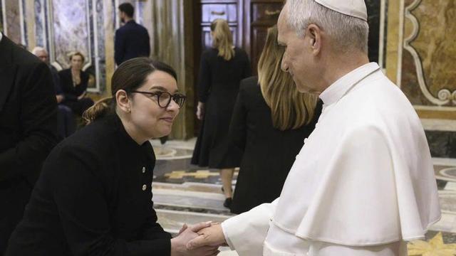 Encuentro de la estradense Cristina Terceiro con el Papa |