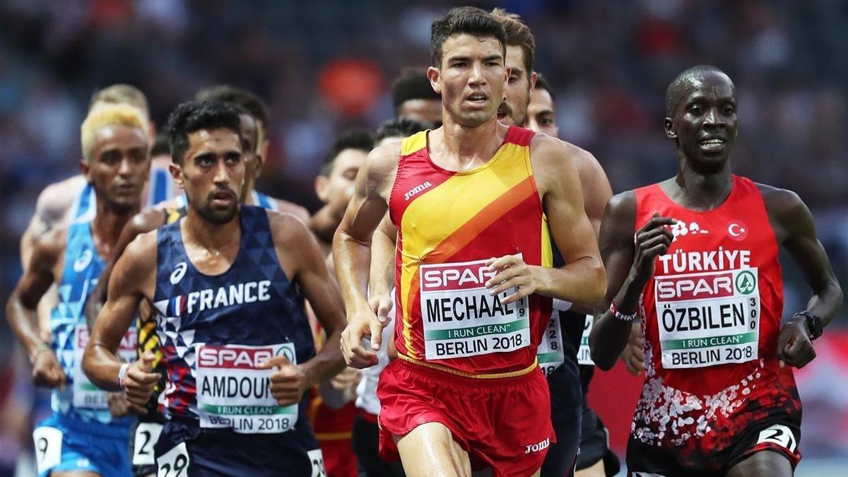 Mechaal, en la final de 10.000 metros, junto al francés Amdouni y el turco Özbilen, con el italiano Crippa detrás.