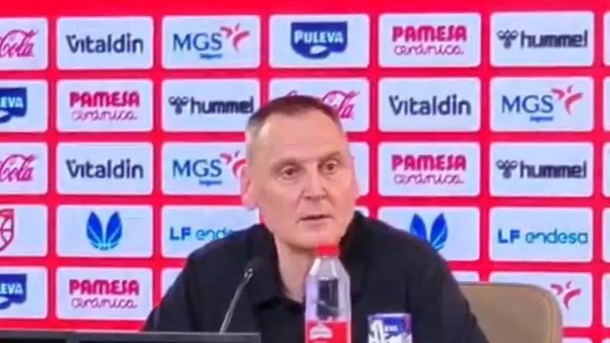Monumental enfado de Roberto Íñiguez: "En Fontajau no me van a llamar 'hijo de puta' ni 'antiespañol'"