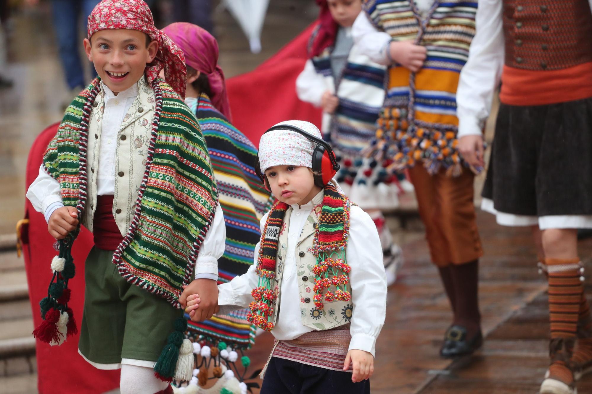 Búscate en el primer día de ofrenda por la calle de la Paz (entre las 17:00 a las 18:00 horas)