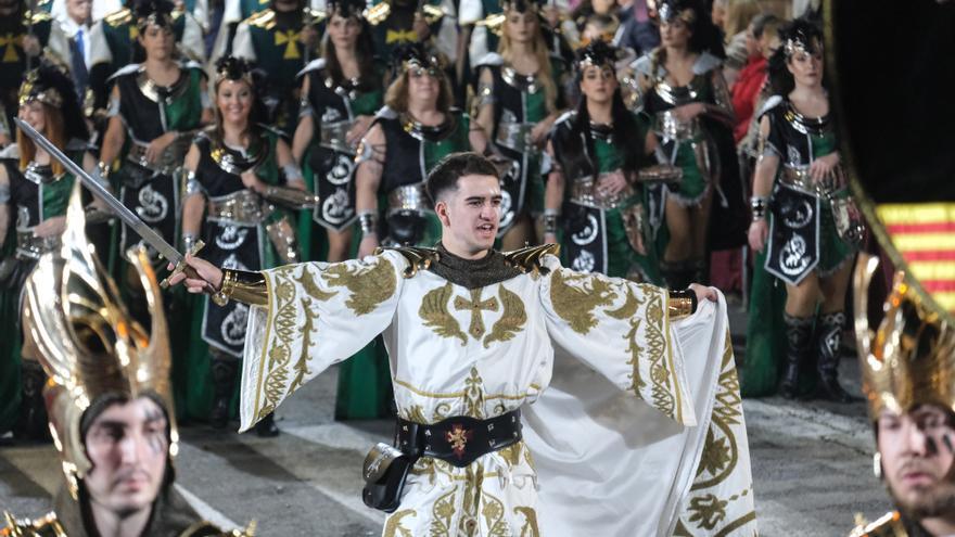 Así ha sido el gran desfile general de comparsas de las fiestas de Moros y Cristianos de Monforte del Cid