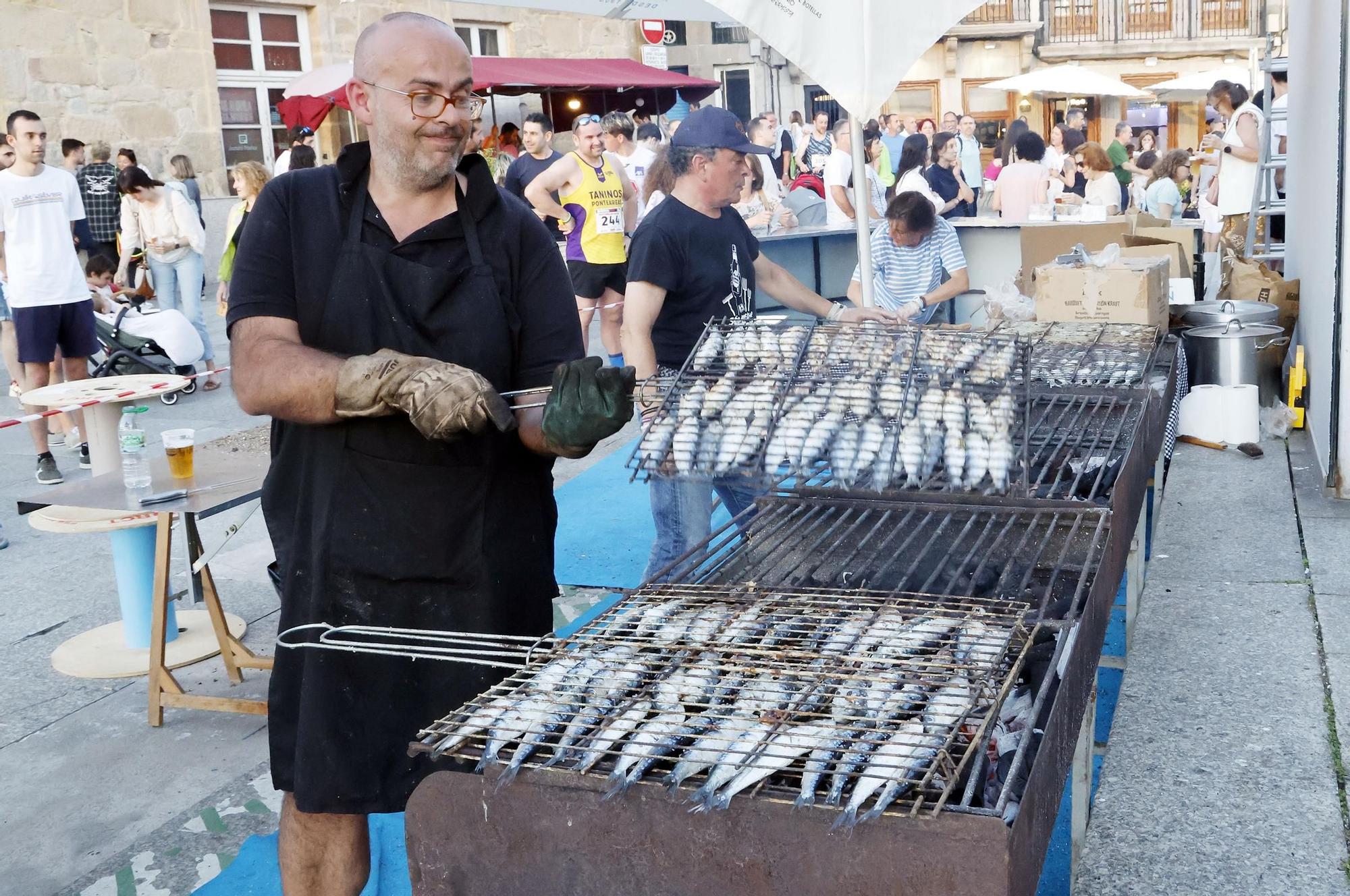 Ambientazo en las playas y plazas llenas para celebrar la noche meiga