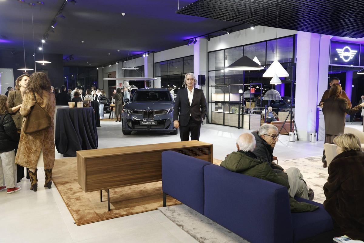 BMW presenta en Santiago el iX3 y las nuevas instalaciones de Amiocar