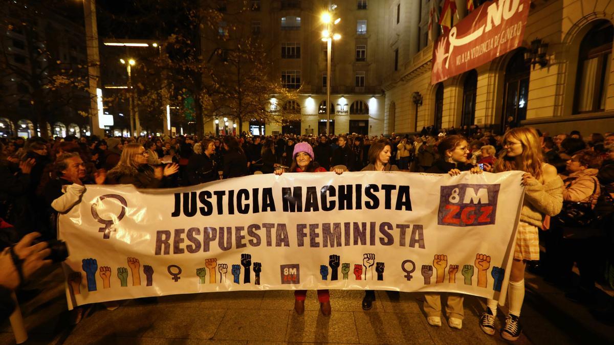 Zaragoza se echa a la calle contra la violencia machista