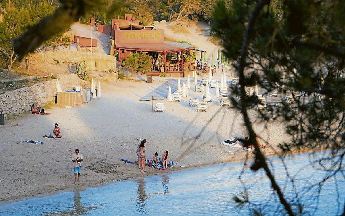 This restaurant is located in Cala Gració.