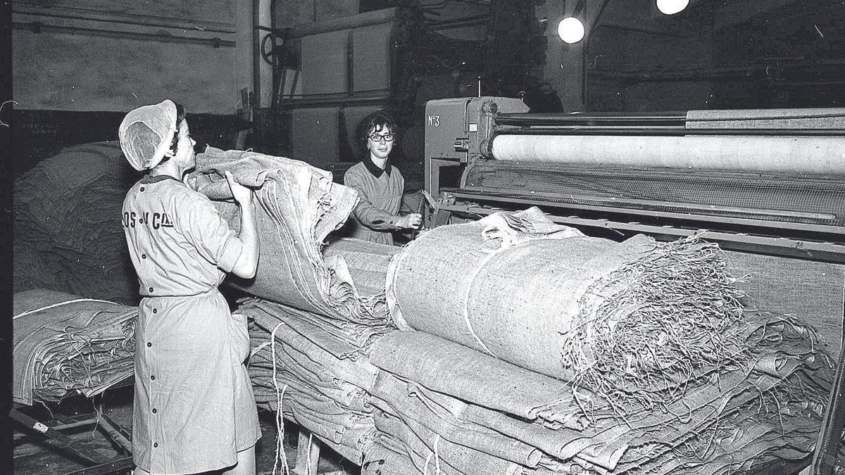 Mujeres trabajadoras de la fábrica de Ríos, pioneras de la huelga de mujeres en 1943.