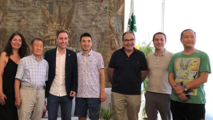 El Fundador de Zoom Eric Yuan visita Figueres
