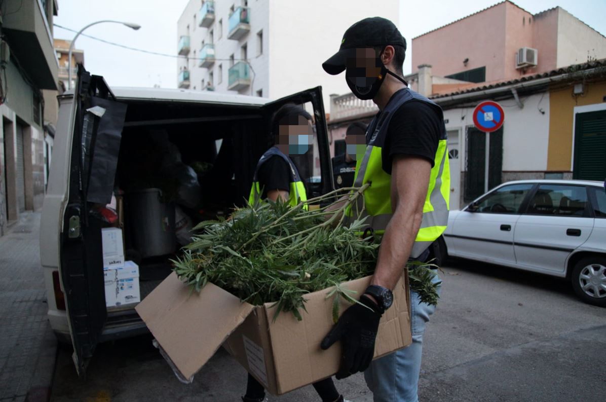 La Policía Nacional toma varias calles de la Soledat y Son Gotleu en una gran operación antidroga