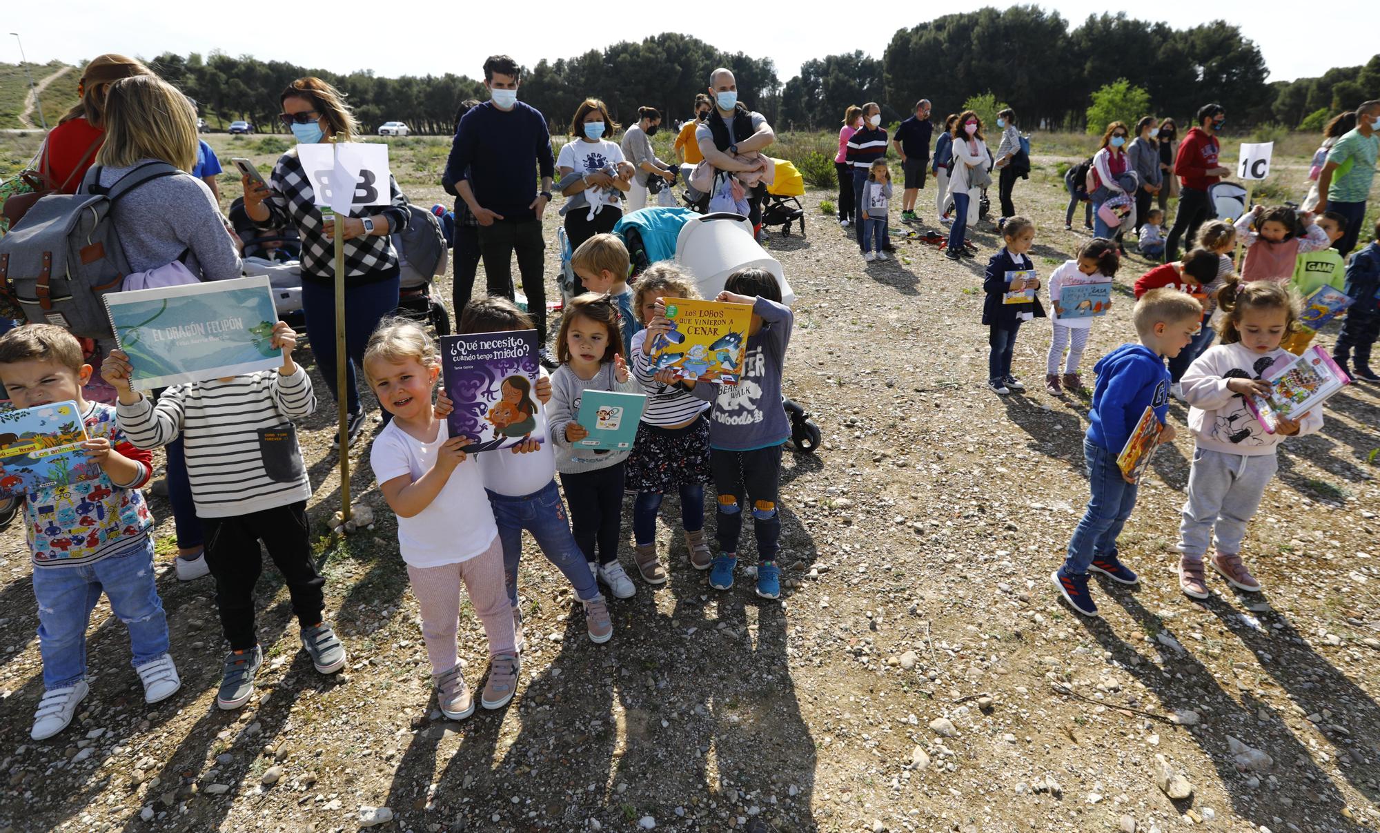 Protesta de las familias de Parque Venecia por las demoras del segundo colegio