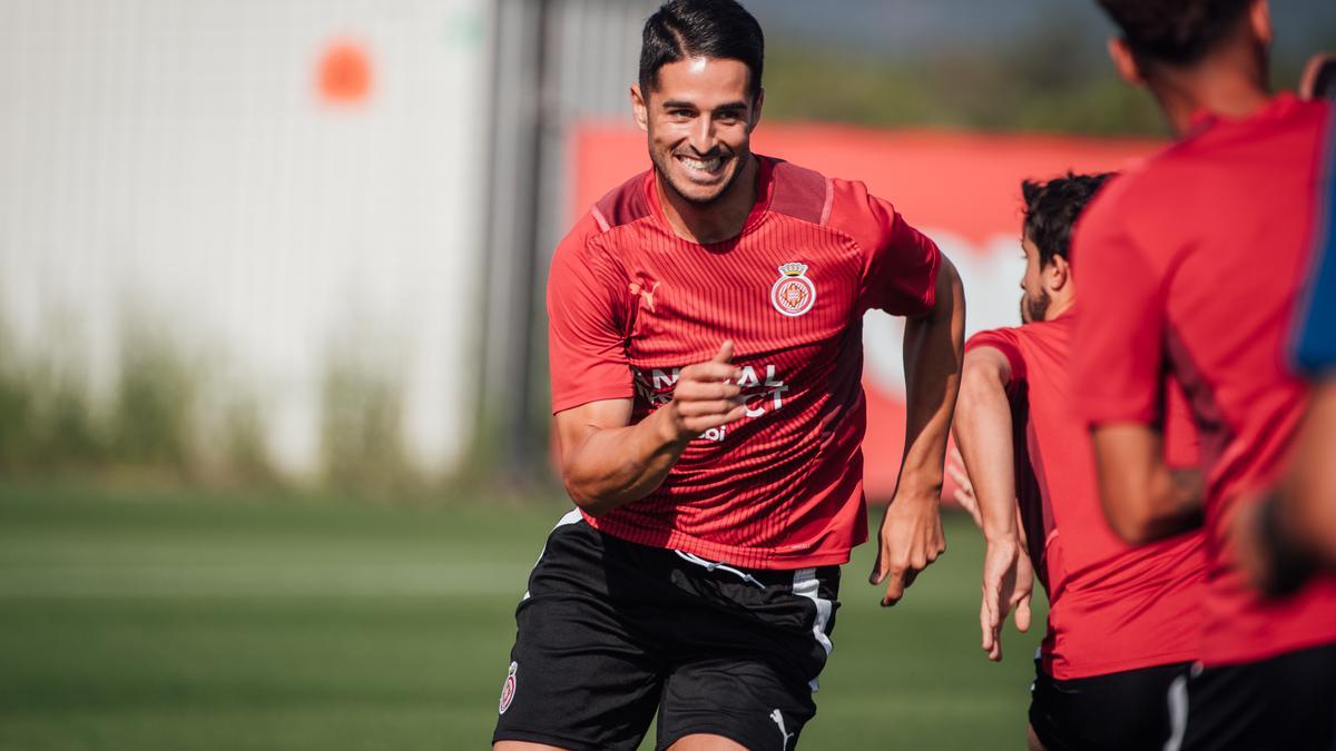 El defensa Juanpe Ramírez, en un entrenament.