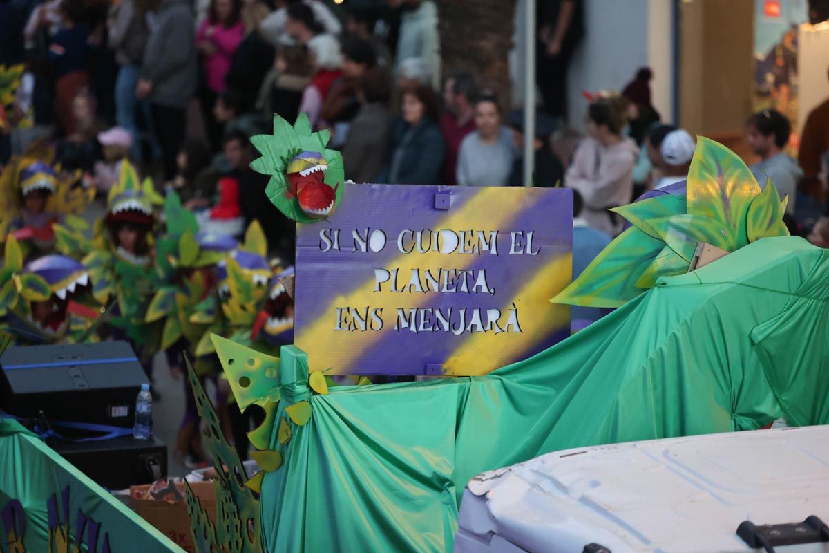 Mira aquí las imágenes de la rúa de Santa Eulària