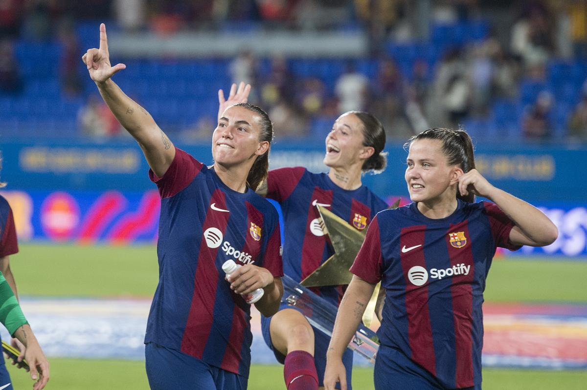 Patri Guijarro, Mapi León y Claudia Pina.