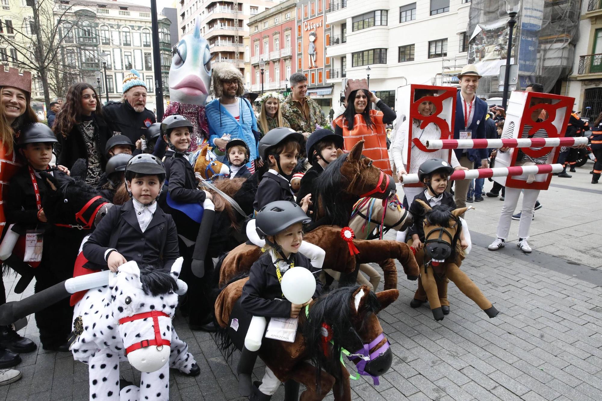 Así han disfrutado pequeños y mayores en el desfile infantil del Antroxu de Gijón (en imágenes)