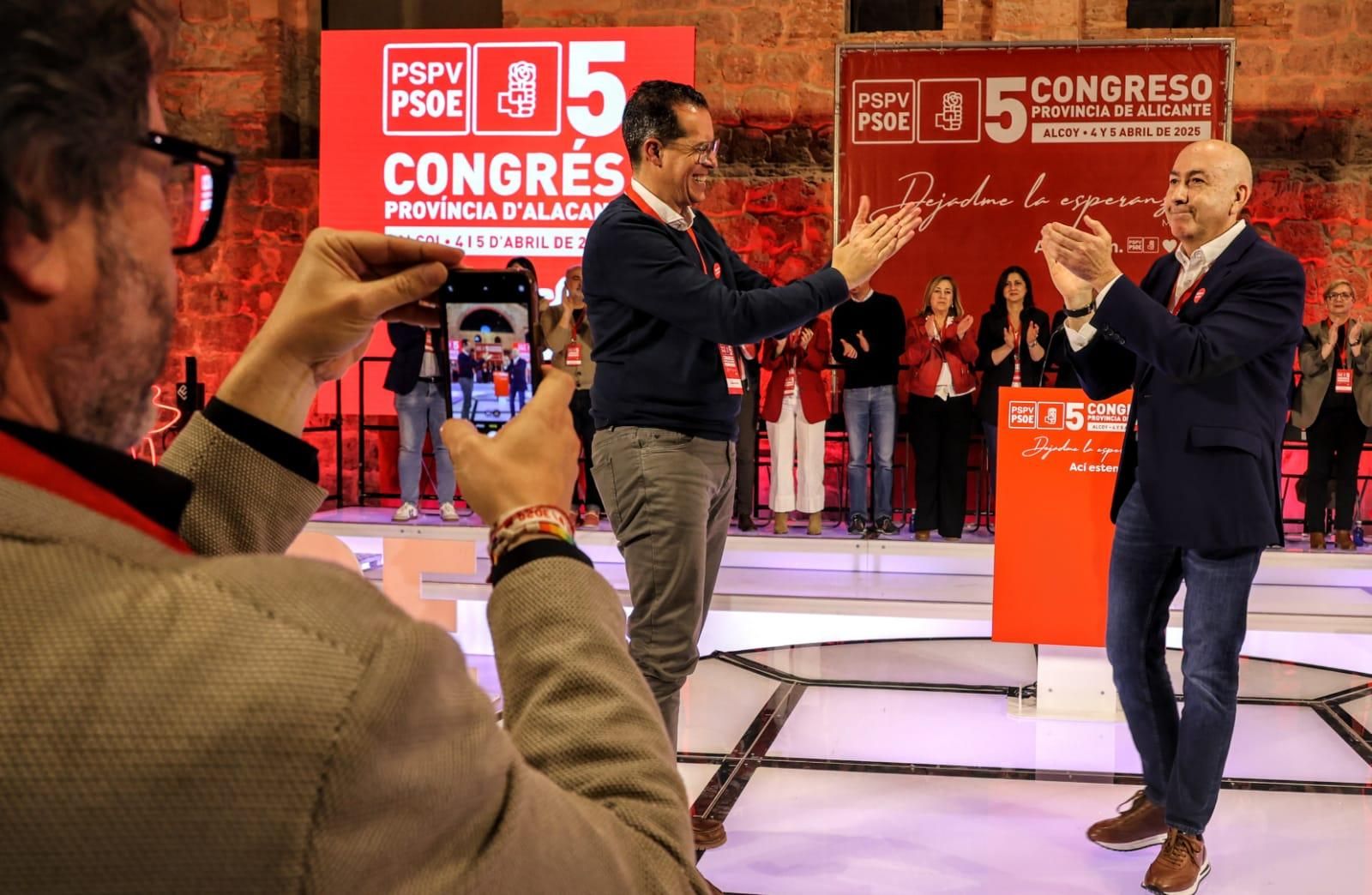 Leire Pajín abre el congreso provincial del PSOE alicantino celebrado en Alcoy