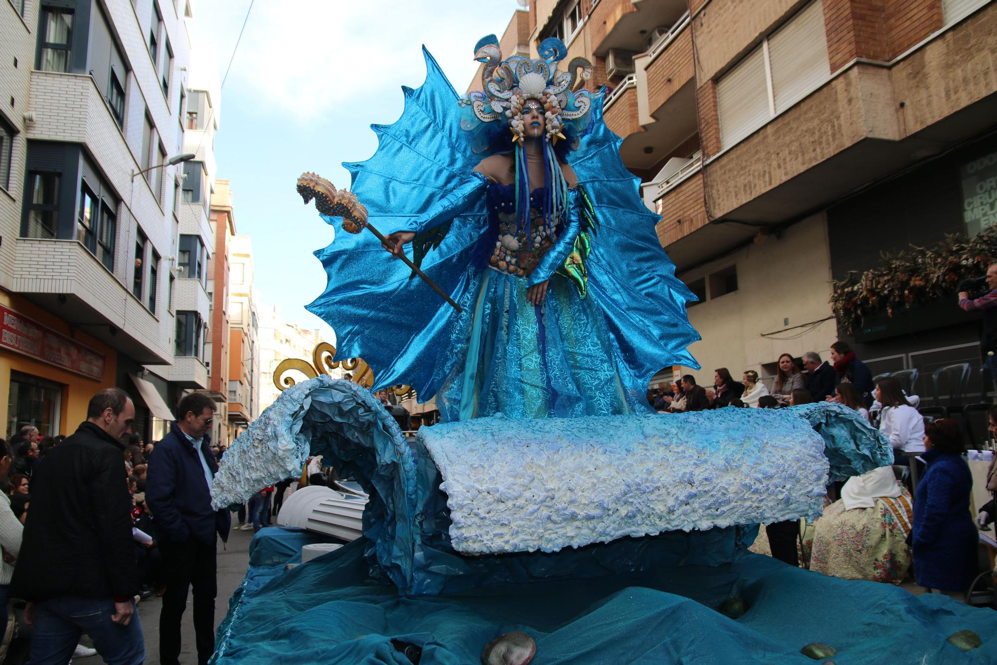 Búscate en las fotos del premio al Barri València en la cabalgata del Ninot infantil de Burriana