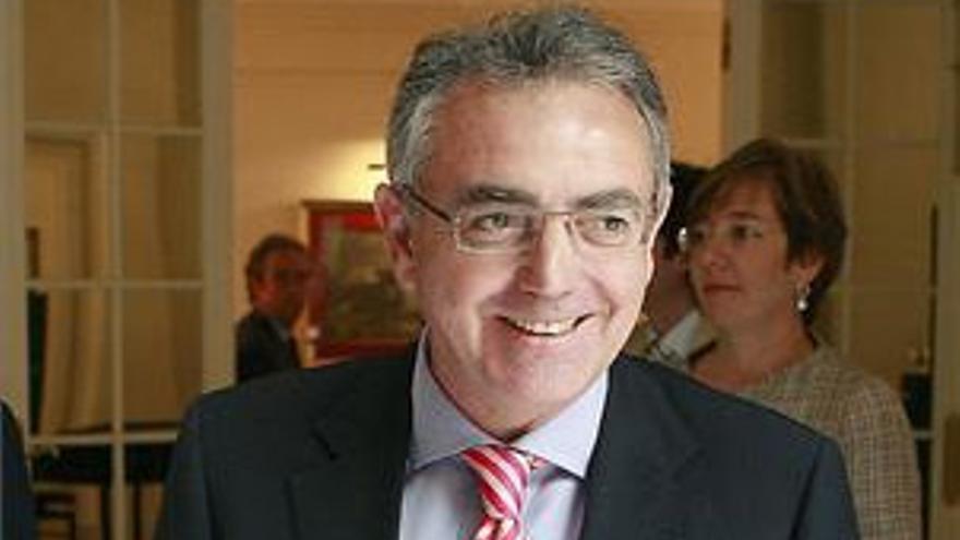 Miguel Sanz confía en un acuerdo con el PSN para gobernar Navarra