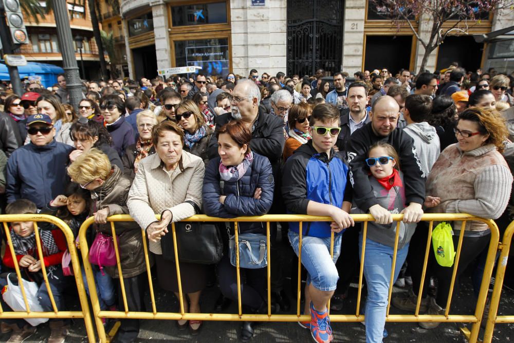 Búscate en la mascletà del 6 de marzo