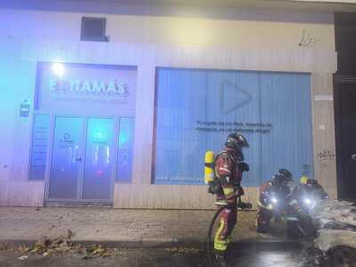 Galería | Imágenes del incendio de ayer en San Roque Galería | Imágenes del incendio de ayer en San Roque