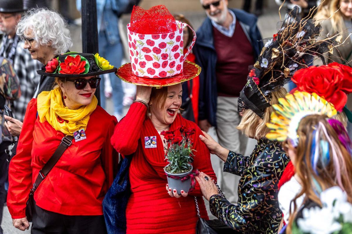 Nueva edición del Paseo con Sombrero por Barcelona