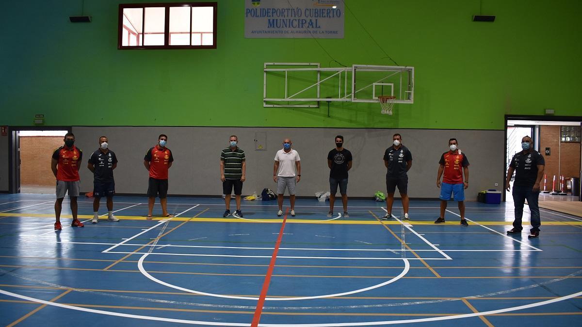 Continúan las labores de preparación del pabellón alhaurino para la Copa de la Reina.