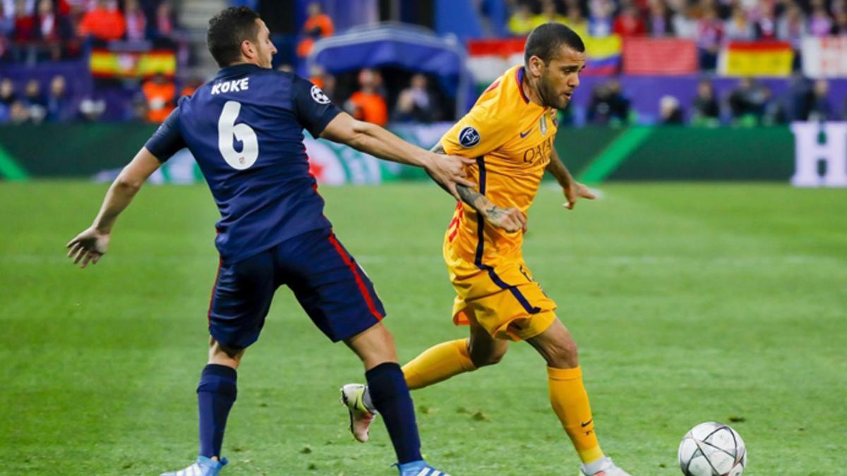 Dani Alves, durante la eliminatoria de cuartos de la Champions ante el Atlético