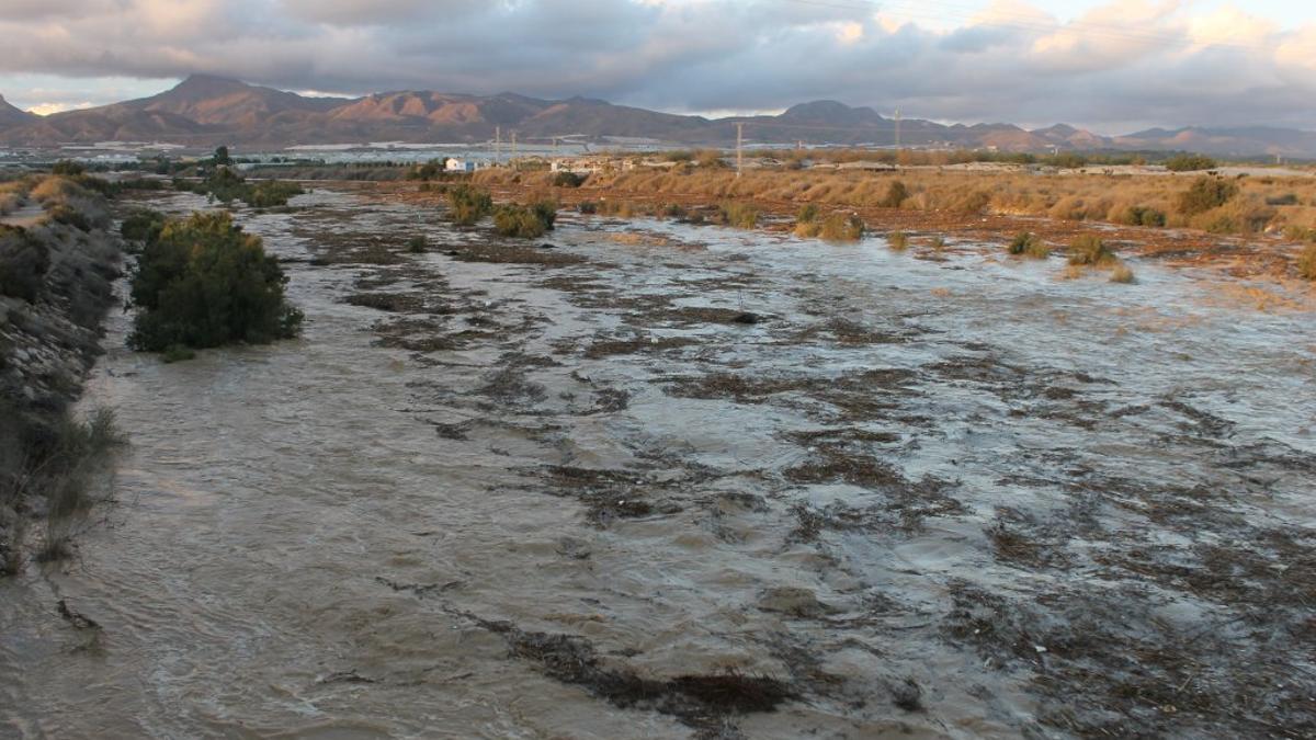 Rambla de las Moreras de Mazarrón en un episodio de fuertes lluvias.