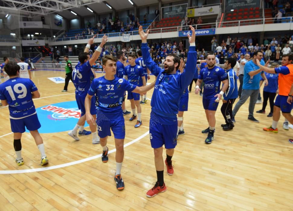 Oda al balonmano con premio para el Teucro