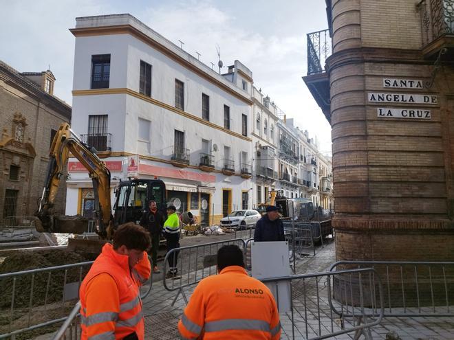 Las calles Santa Ángela de la Cruz, Gerona y Dueñas, en obras