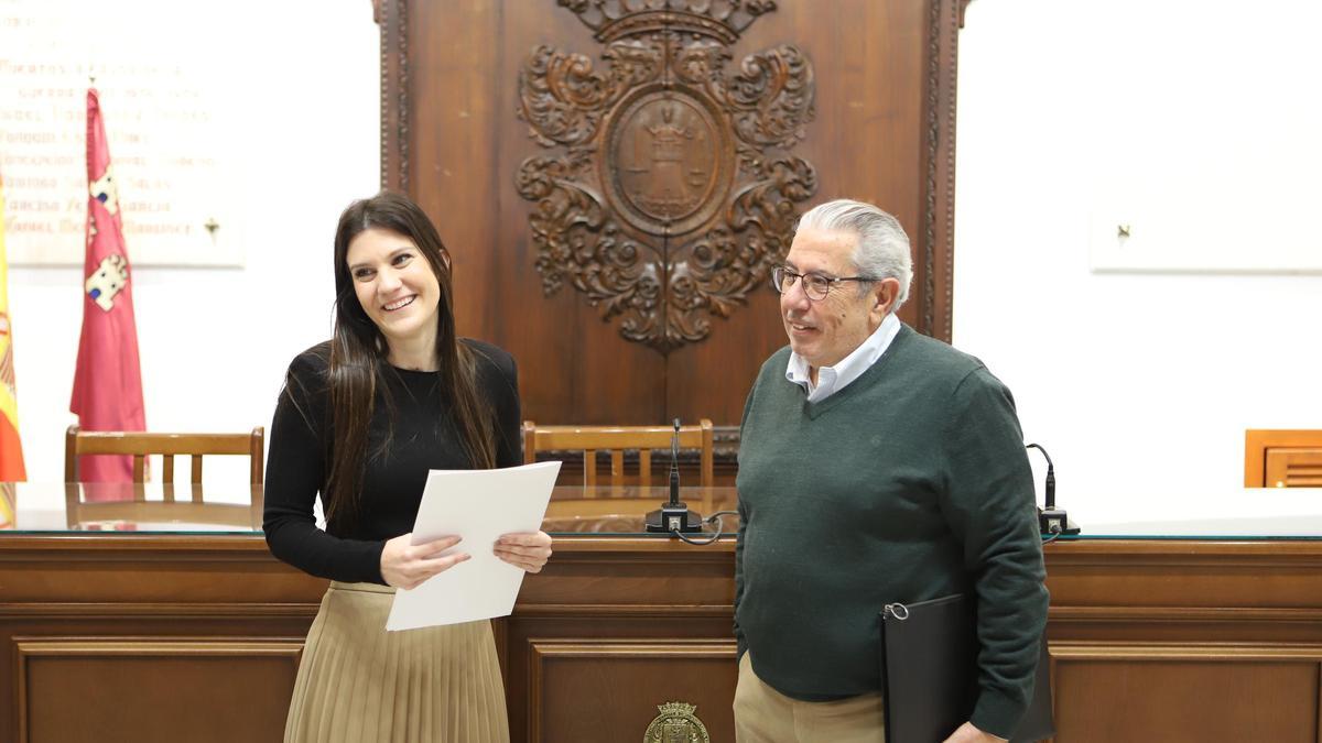 María Hernández y Francisco Javier Campoy, esta mañana en el Ayuntamiento.