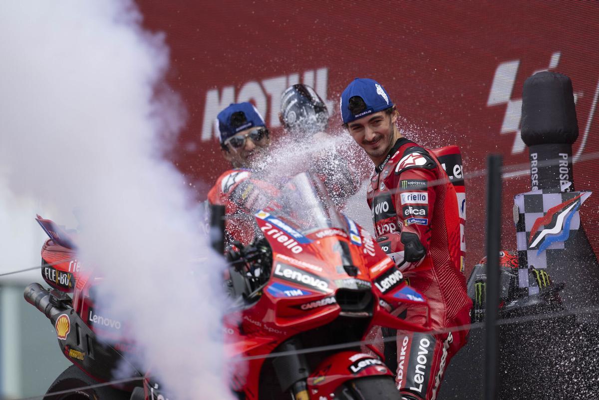 01 BAGNAIA Francesco (ita), Ducati Lenovo Team, Ducati Desmosedici GP24, action, celebrating his win during the 2024 MotoGP Dutch Motul TT Assen, Dutch GP, on the Assen circuit, from May 28 to June 30th, in Holland - Photo Studio Milagro / DPPI AFP7 29/06/2024 ONLY FOR USE IN SPAIN. GIGI SOLDANO / DPPI Media / AFP7 / Europa Press;2024;HOLLANDAIS;HOLLANDE;JUIN;MOTO;MOTORBIKE;MOTORCYCLE;Motorsport;PAYS-BAS;Sport;MOTO - MOTO GP - DUTCH GRAND PRIX 2024
