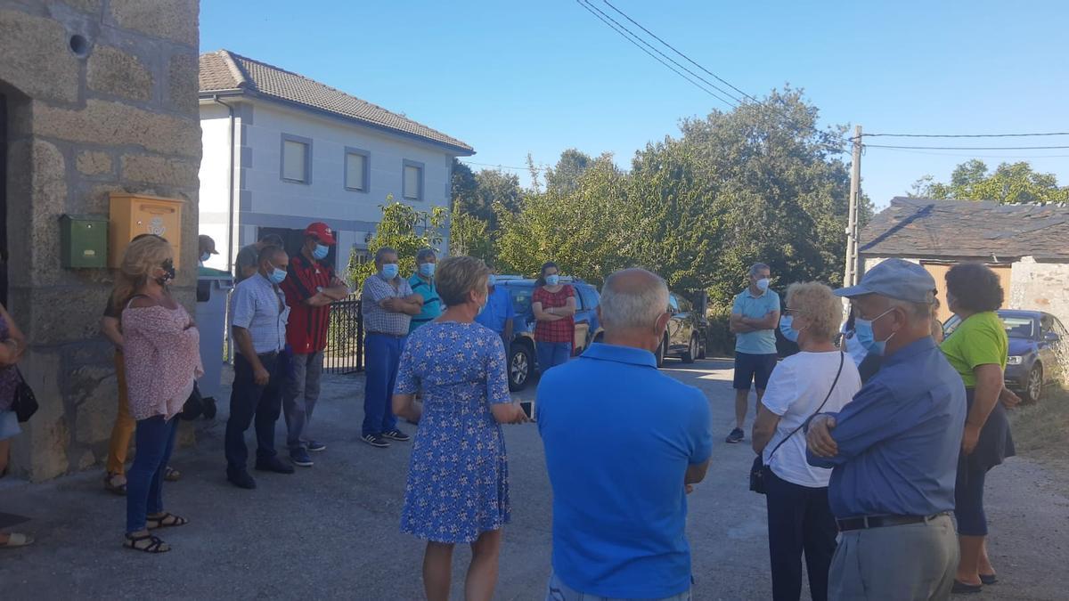 Reunión informativa sobre las placas en San Martín de Terroso