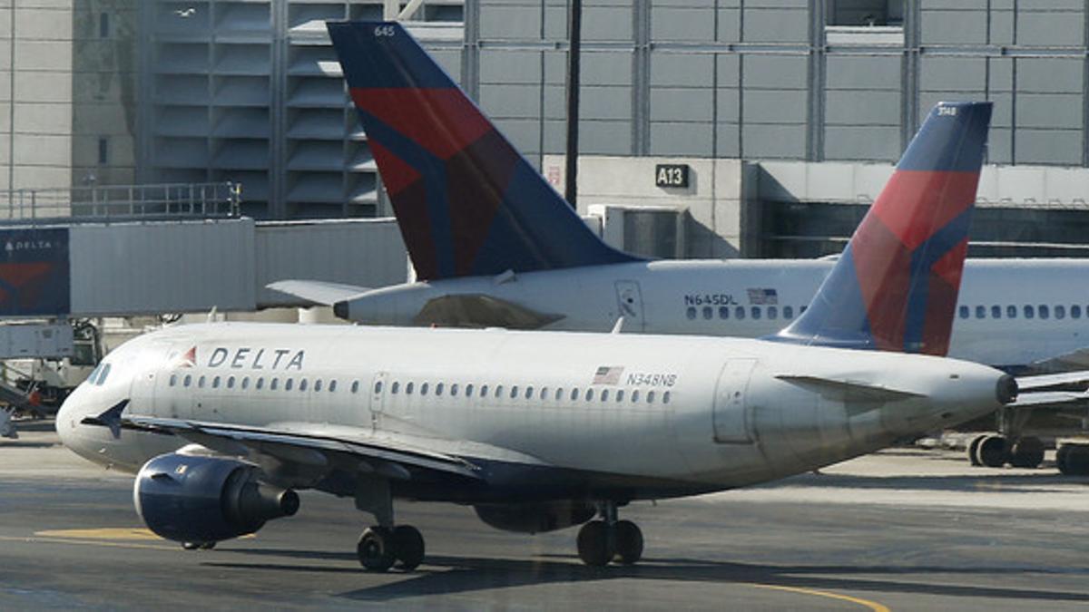 Un avión de Delta en el aeropuerto de Boston, en una imagen de archivo.