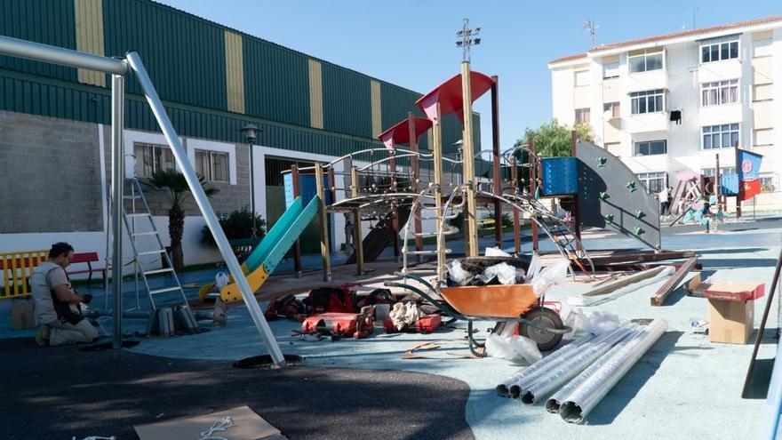 Nerja renueva el parque infantil  Pediatra Carlos Gallego de la avenida Ciudad de Pescia