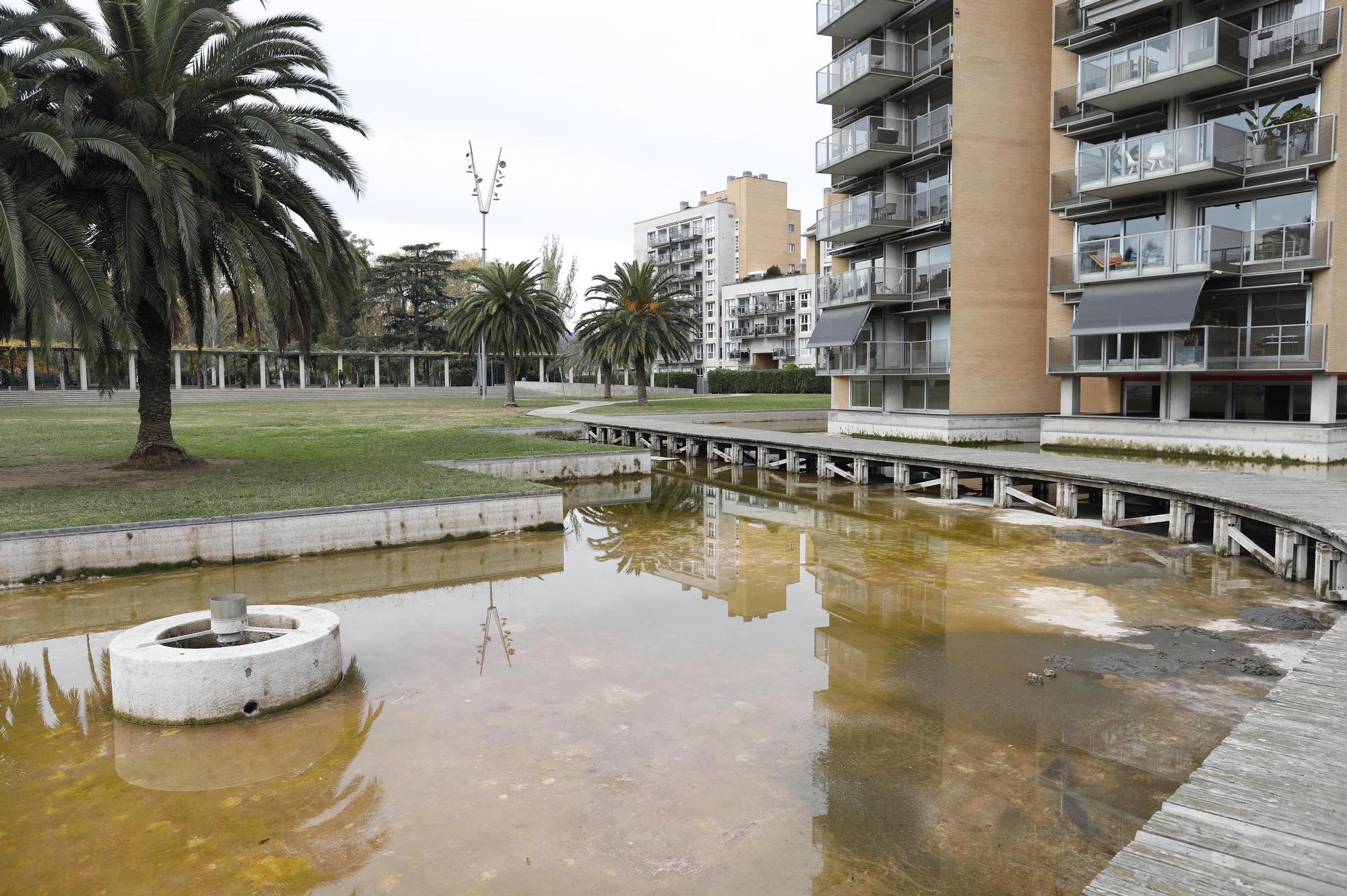 L’estany del parc del Migdia ja està buit