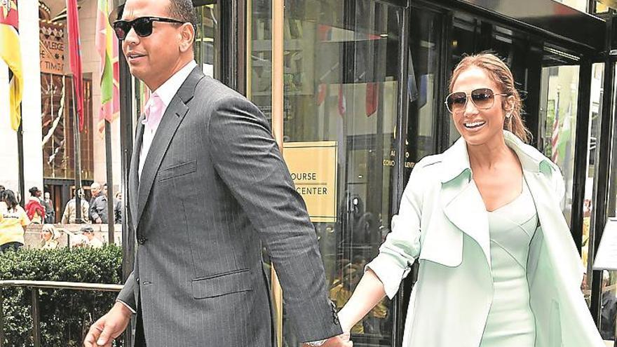 JLO confirma su noviazgo con Alex Rodríguez