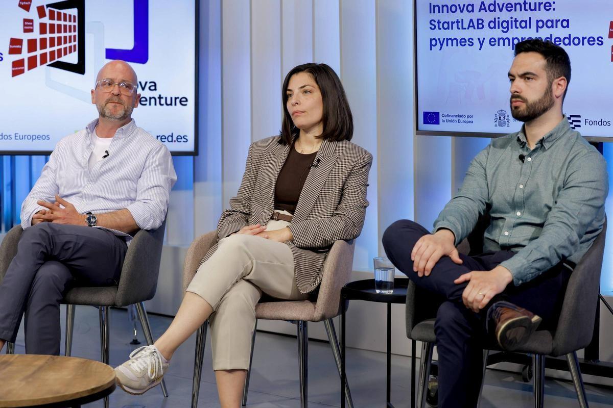 Orfeo Balboa, Inversor en startups de impacto en First Drops VC; Lucía Calabria, subdirectora de emprendimiento tecnológico en València Innovation Capital; y Miguel Ángel Díez, Founder &amp; CEO de Startups Institute.