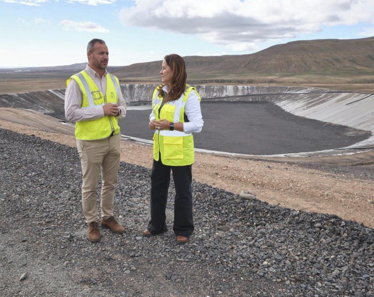 La presidenta insular, Lola García, y Enrique Pérez en Zurita. | LP / DLP