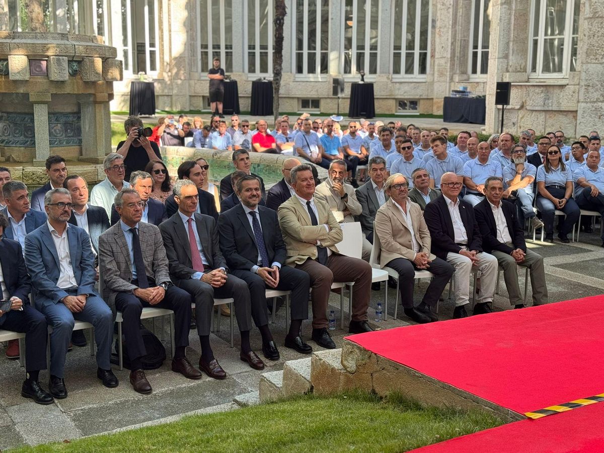 Acto en homenaje a los conductores de autobús voluntarios que vinieron a la Comunidad Valenciana