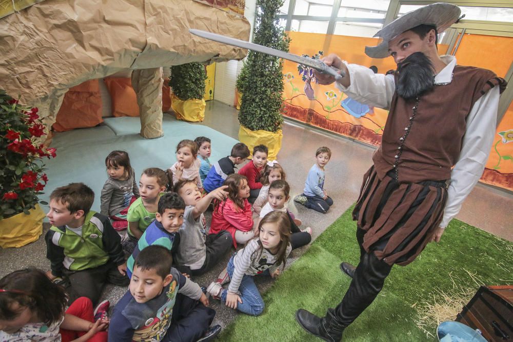 Los personajes de El Quijote pasean por el colegio de Hurchillo