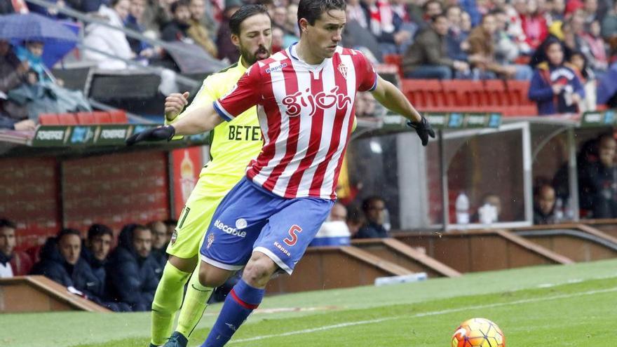 Bernardo, en un partido con el Sporting