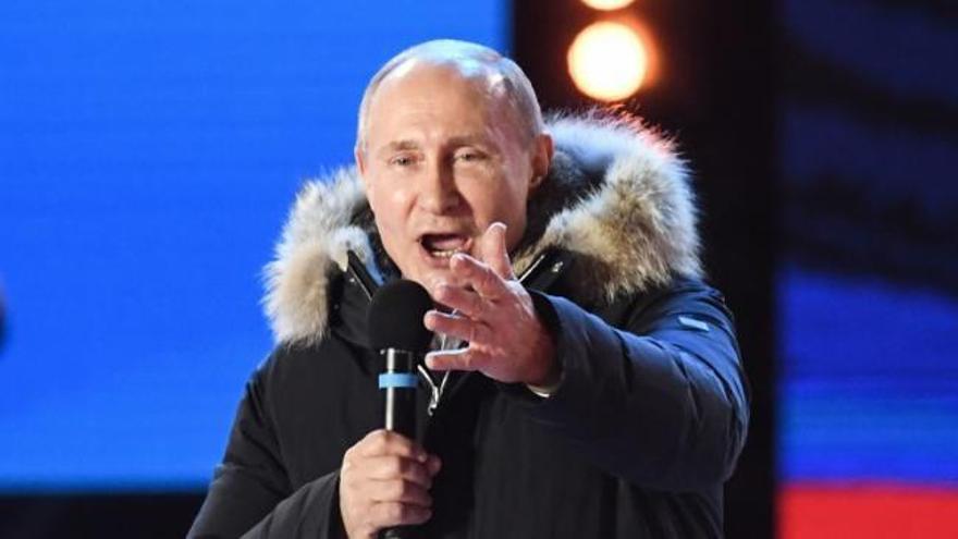 Putin logra la reelección con más del 70% de los votos