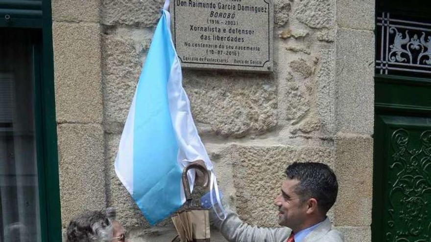 El homenaje a Borobó que tuvo lugar en julio, con descubrimiento de una placa en su honor en su casa natal. // Noé Parga