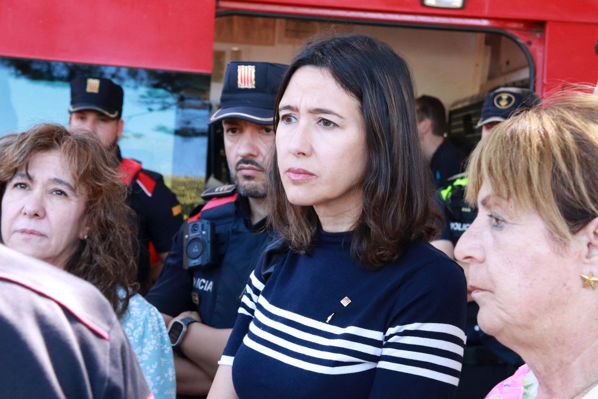 Núria Parlon hace seguimiento de la emergencia por inundaciones en la desembocadura del Foix.