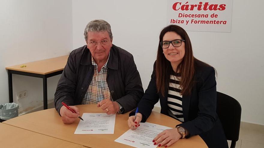 El director de Cáritas, Joan Marí y la responsable de Relaciones Externas de Mercadona en Illes Balears, Bárbara Ordás.