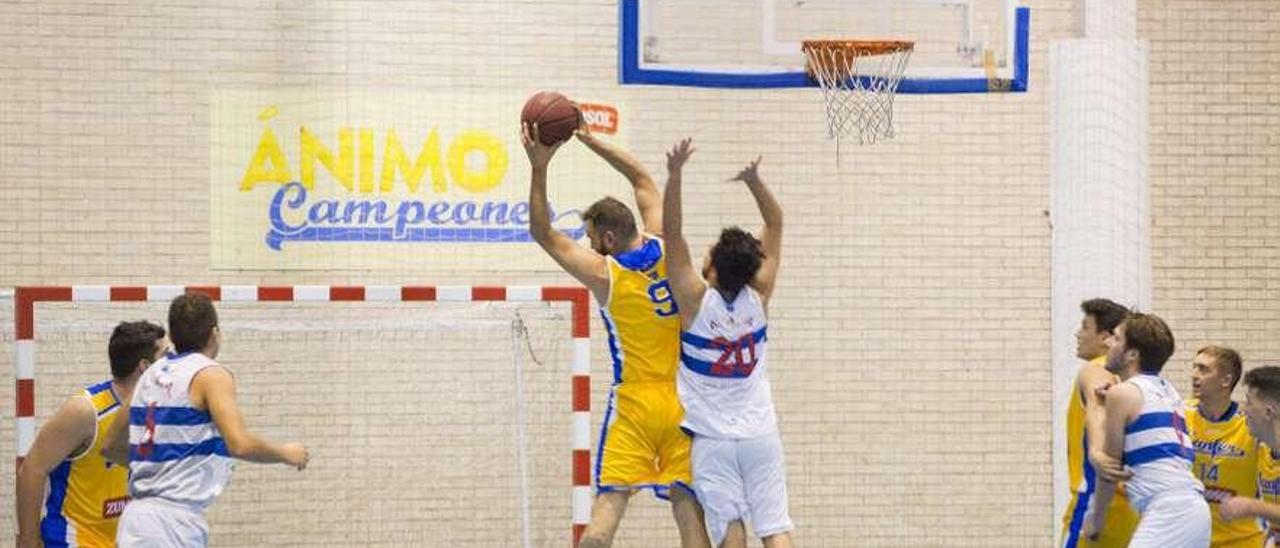 El derbi de la primera vuelta entre el Skoda Atlética y el San Fernando.