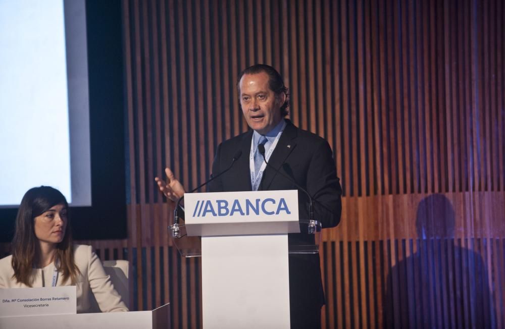 Junta de Abanca: Escotet releva a Etcheverría