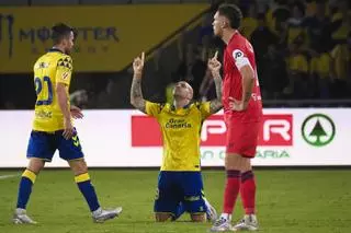 Resumen, goles y highlights del UD Las Palmas 2 - 2 Sevilla de la jornada 1 de LaLiga EA Sports