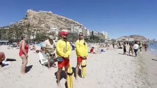 La Semana Santa arranca con playas a medio gas y terrazas llenas en la provincia